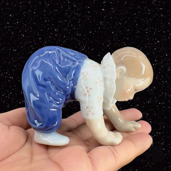 ROYAL COPENHAGEN CRAWLING CHILD by Else Sandholt Fine Porcelain Ceramic Denmark - Picture 1 of 11